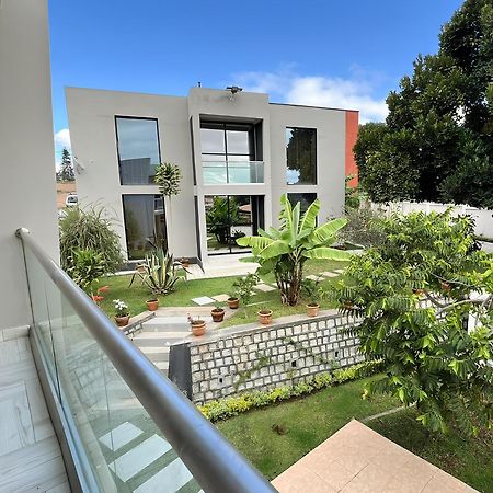 Guest House Nohfy Antananarivo Esterno foto